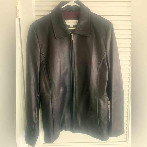 Liz Claiborne women’s black leather coat size Large